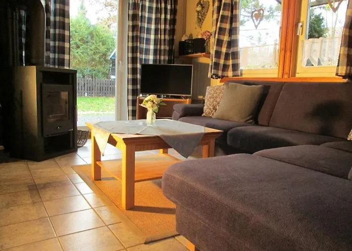 In Seelze With Swimming Pool Nyaraló *